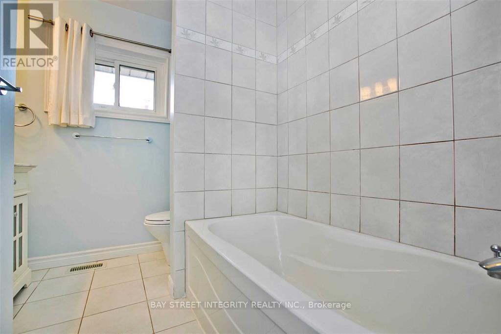 60 Hesketh Court, Toronto, Ontario  M4A 1M6 - Photo 13 - C12167263