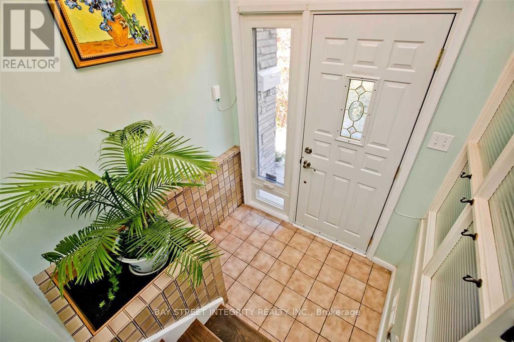 60 Hesketh Court, Toronto, Ontario  M4A 1M6 - Photo 2 - C12167263