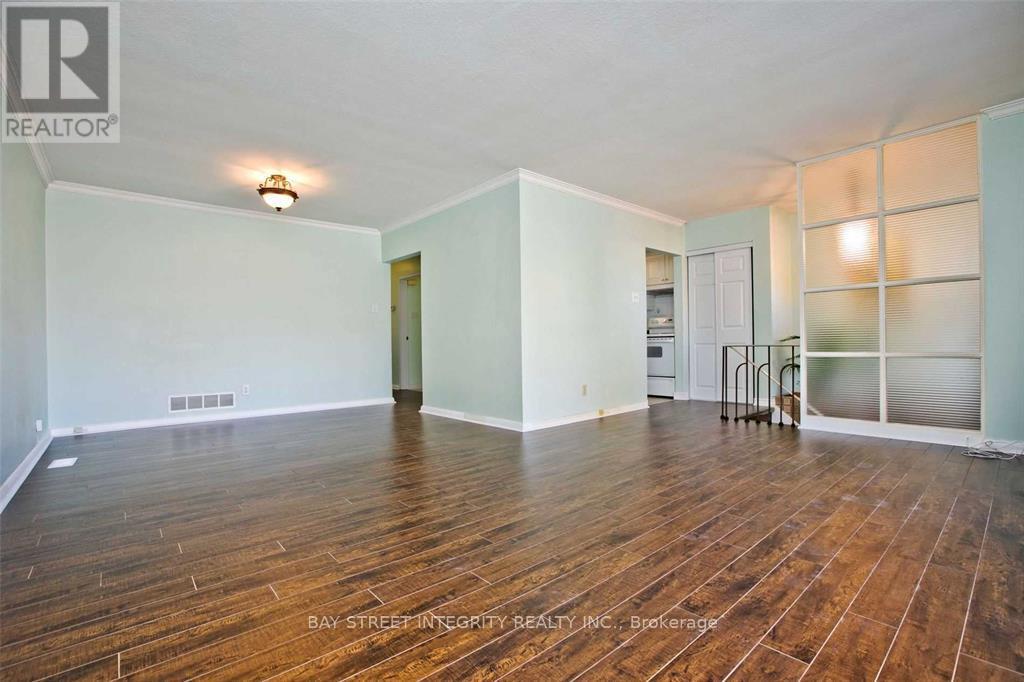 60 Hesketh Court, Toronto, Ontario  M4A 1M6 - Photo 3 - C12167263