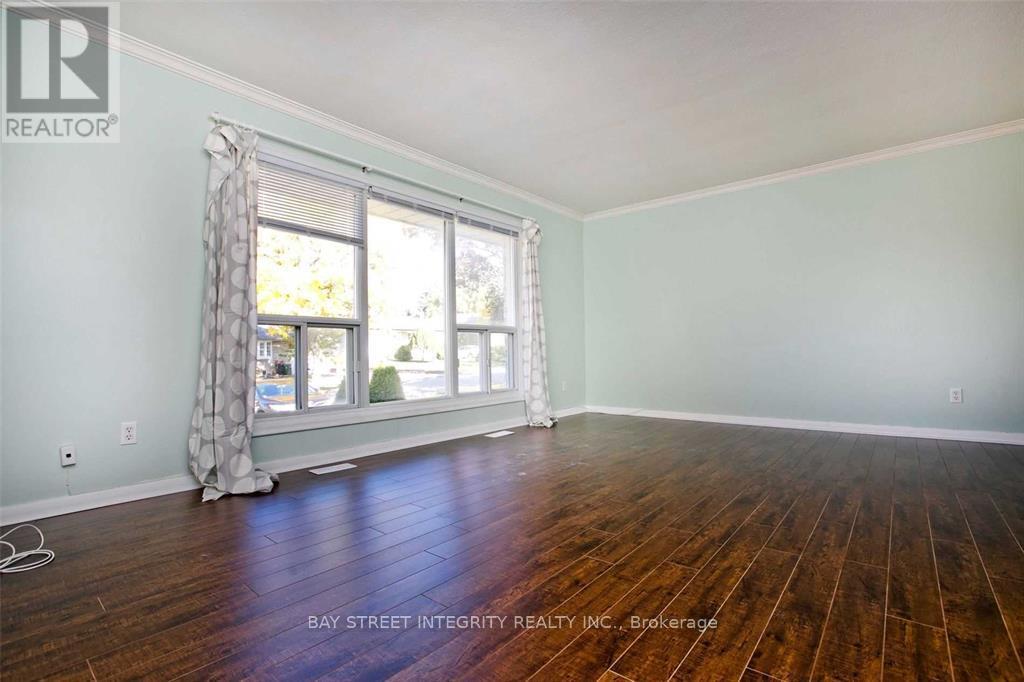60 Hesketh Court, Toronto, Ontario  M4A 1M6 - Photo 4 - C12167263
