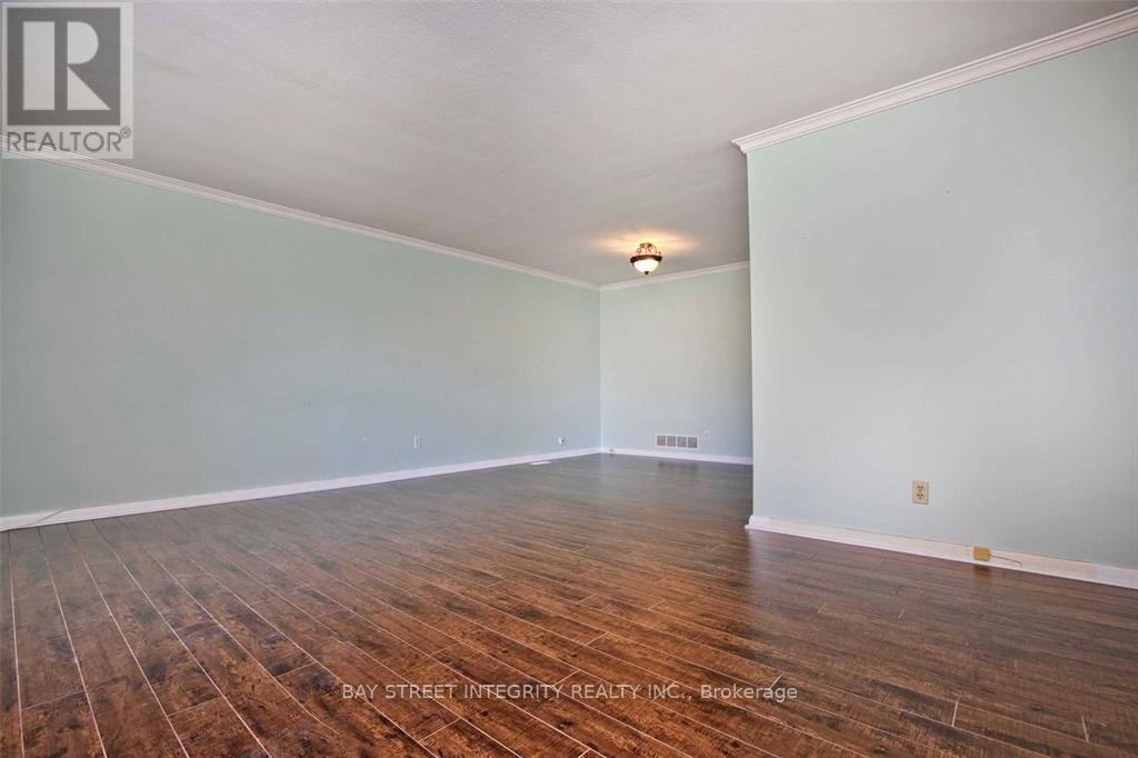 60 Hesketh Court, Toronto, Ontario  M4A 1M6 - Photo 6 - C12167263