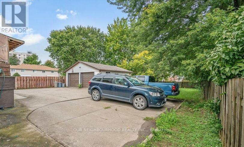 5749 Summer Street, Niagara Falls, Ontario  L2G 1M5 - Photo 8 - X12091339