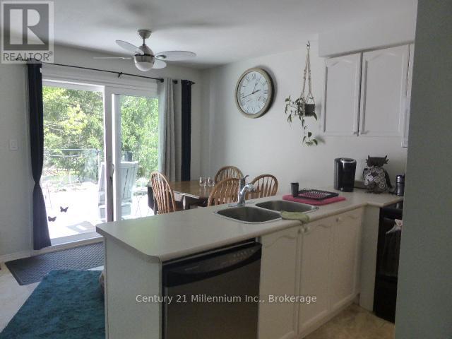 15 Harbour Crescent, Wasaga Beach, Ontario  L9Z 1G4 - Photo 4 - S12166919