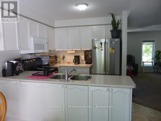 15 Harbour Crescent, Wasaga Beach, Ontario  L9Z 1G4 - Photo 5 - S12166919