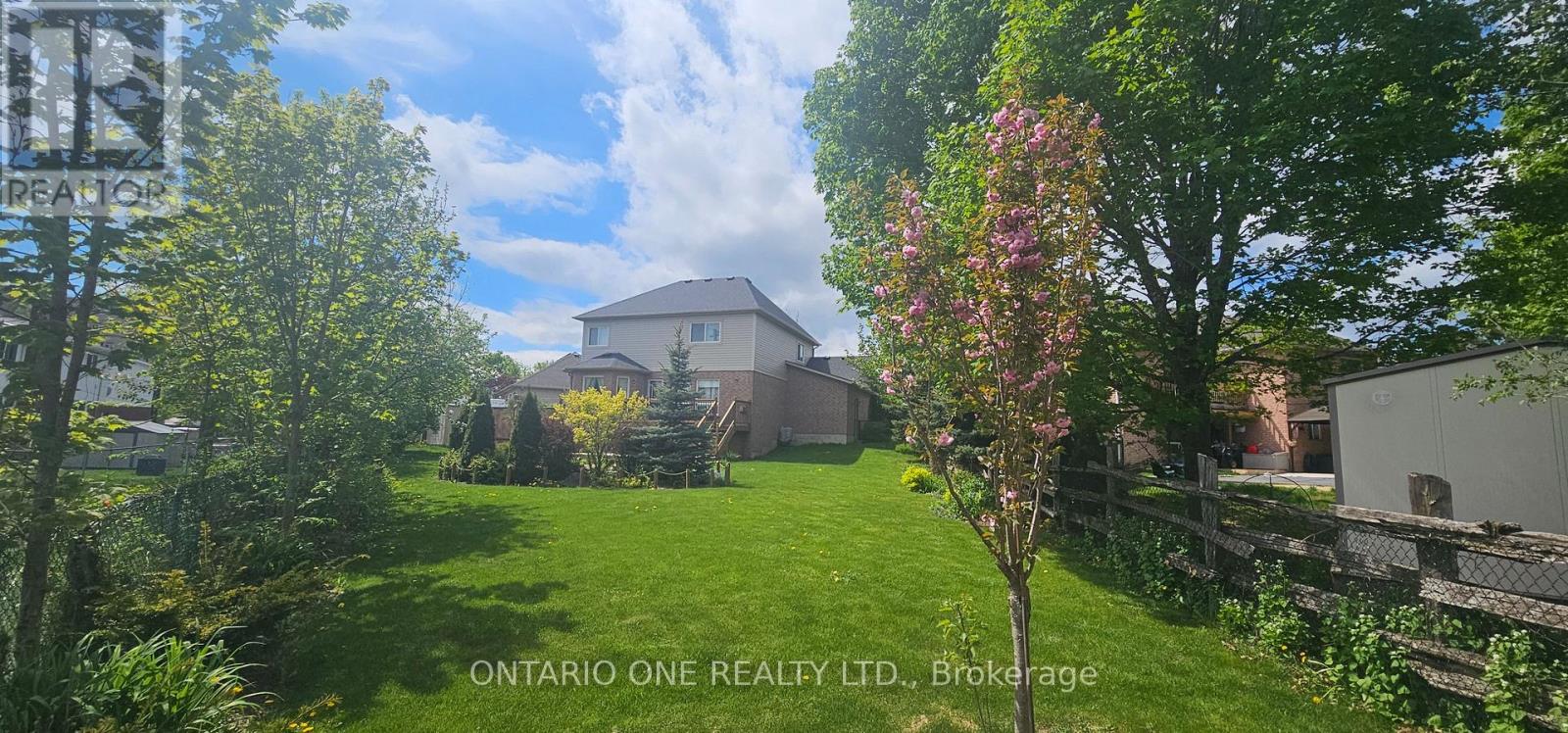 16 Wood Court, Kawartha Lakes, Ontario  K9V 6J4 - Photo 1 - X12030619