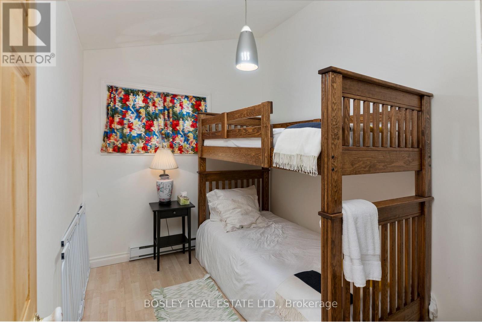 Cottage - 150 Farlain Lake Road E, Tiny, Ontario  L9M 0B5 - Photo 11 - S12167272