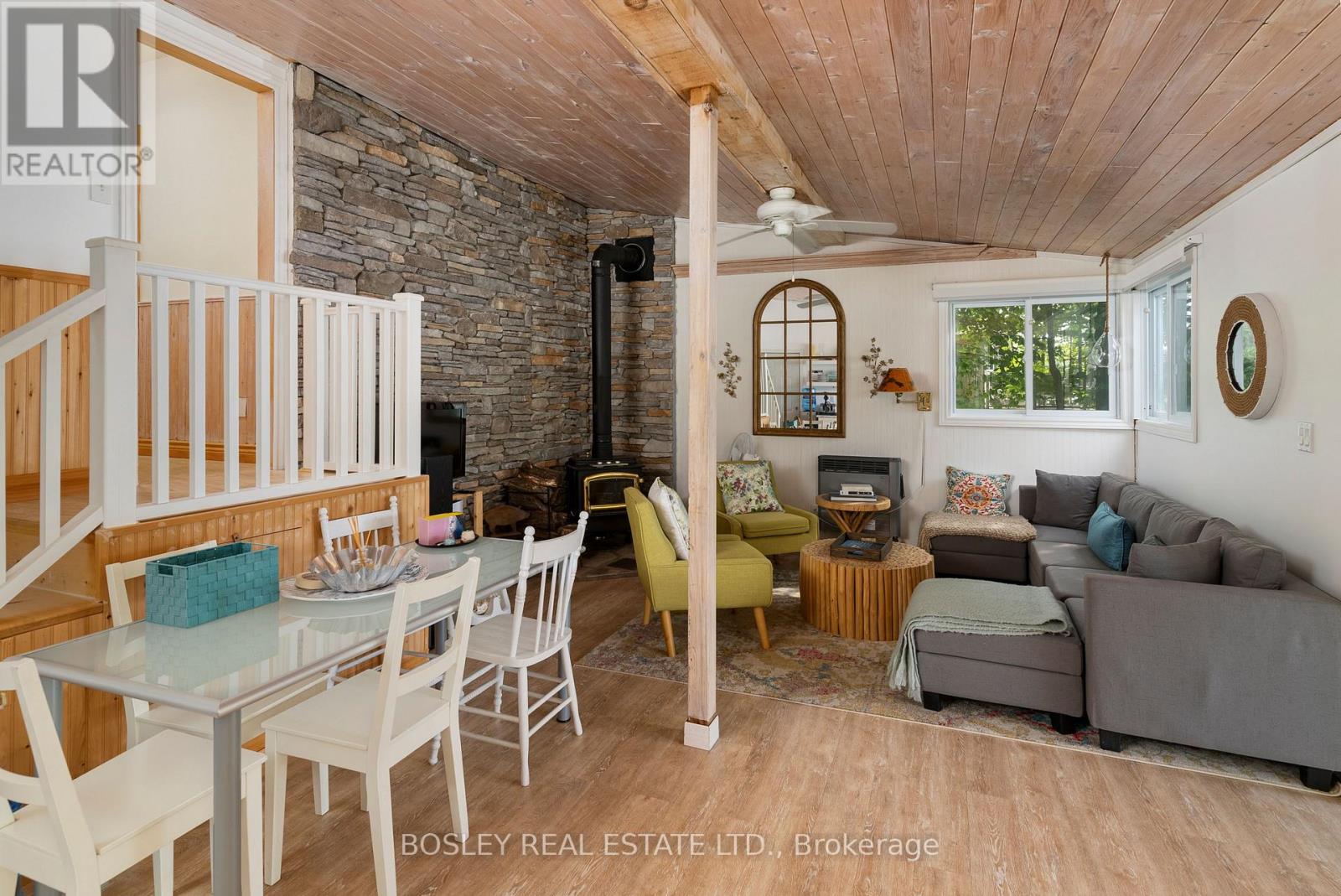 Cottage - 150 Farlain Lake Road E, Tiny, Ontario  L9M 0B5 - Photo 8 - S12167272