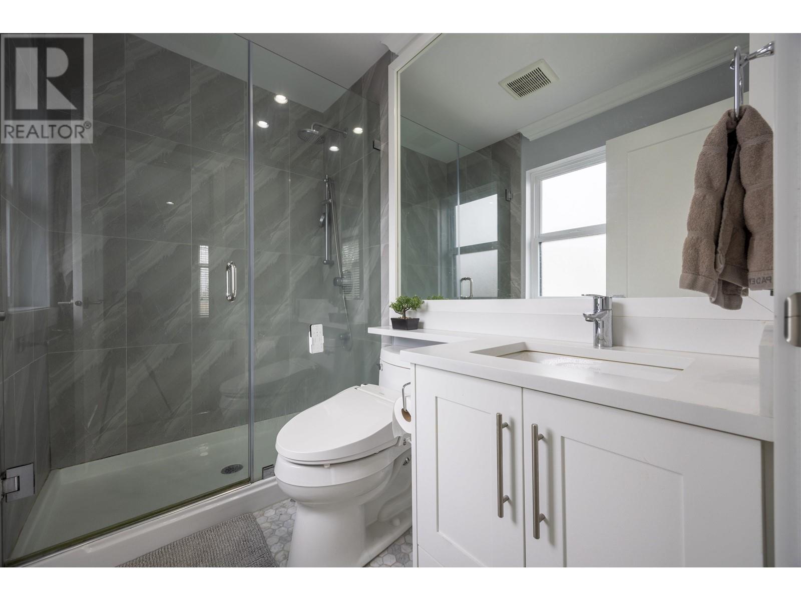 7588 13th Street, Burnaby, British Columbia  V3N 0H3 - Photo 10 - R3006136