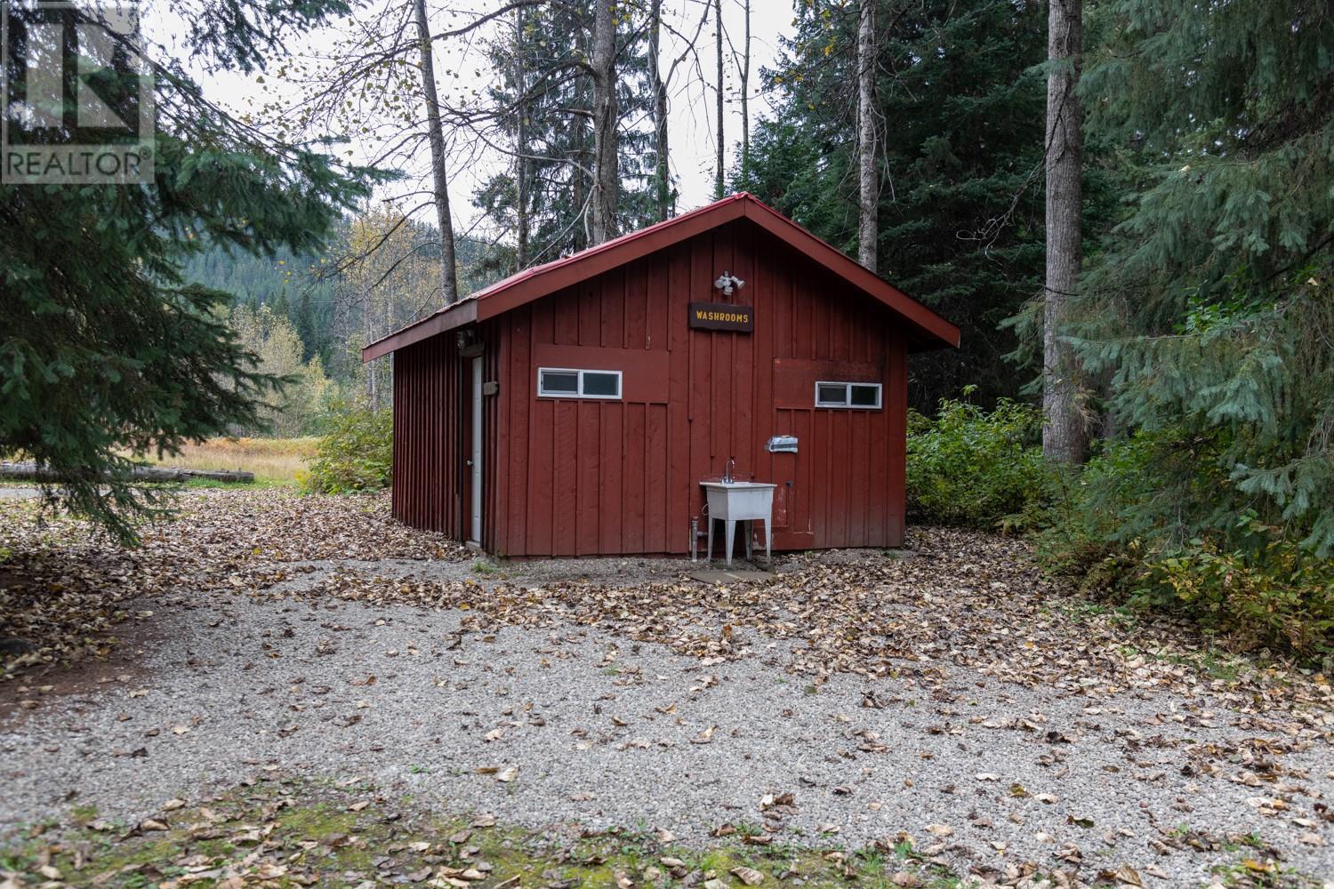 7050 Trans Canada Highway, Revelstoke, British Columbia  V0E 2S0 - Photo 11 - 10346666