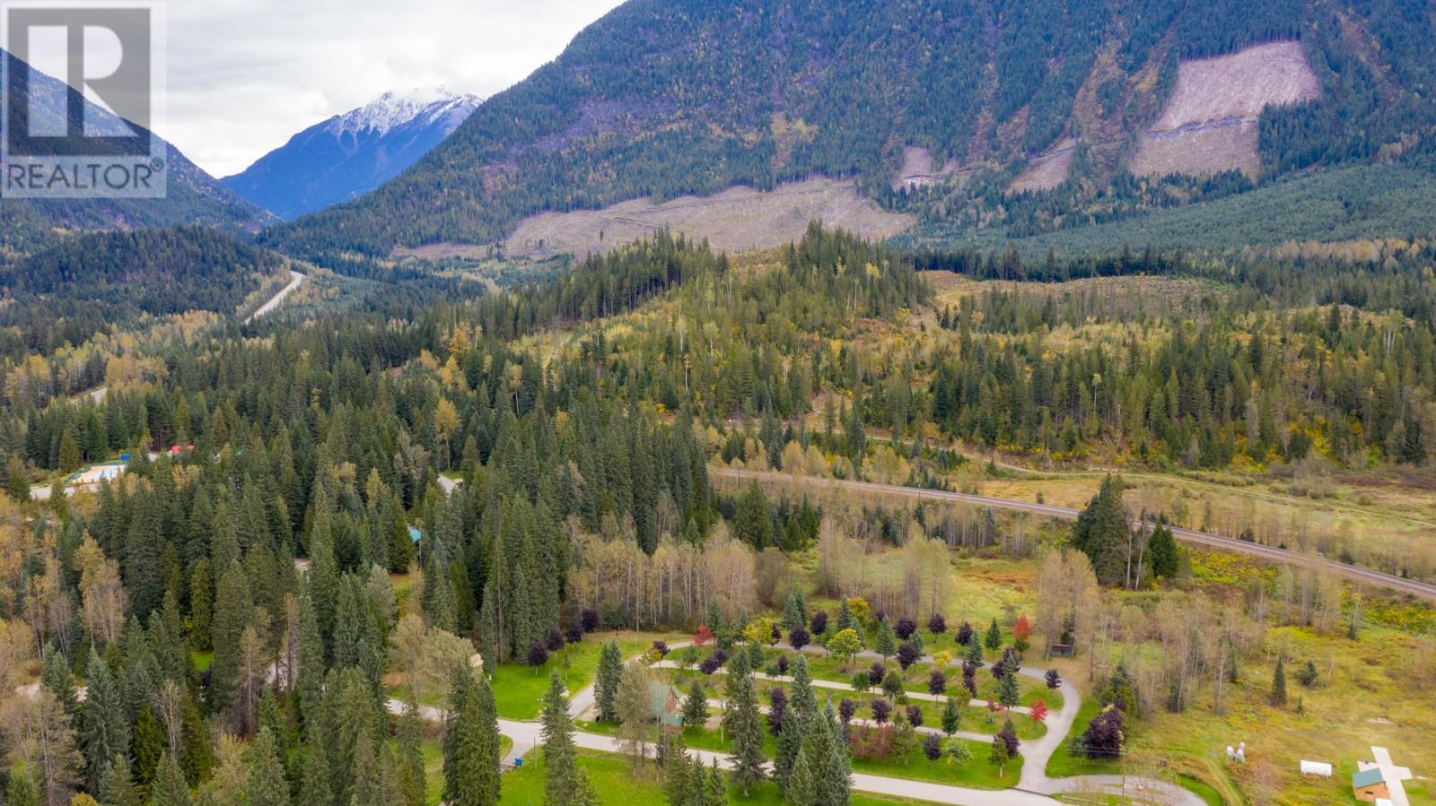 7050 Trans Canada Highway, Revelstoke, British Columbia  V0E 2S0 - Photo 16 - 10346666