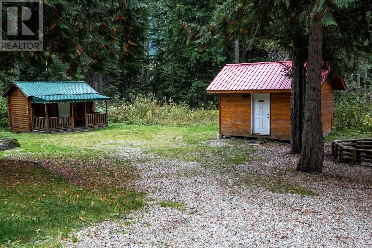 7050 Trans Canada Highway, Revelstoke, British Columbia  V0E 2S0 - Photo 27 - 10346666