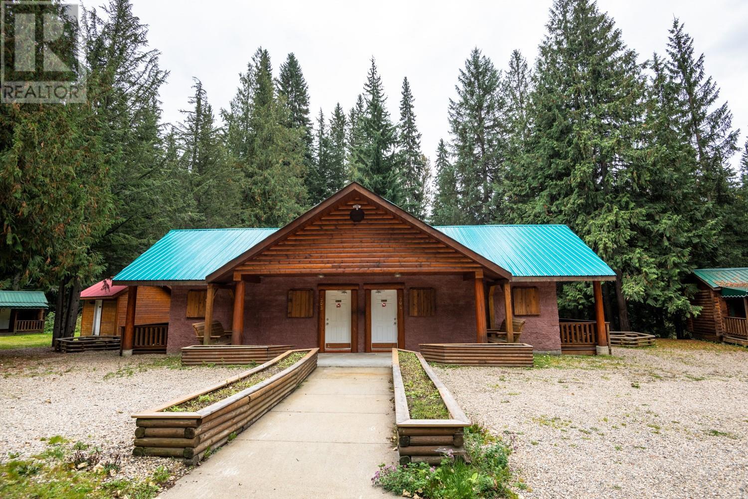 7050 Trans Canada Highway, Revelstoke, British Columbia  V0E 2S0 - Photo 26 - 10346666