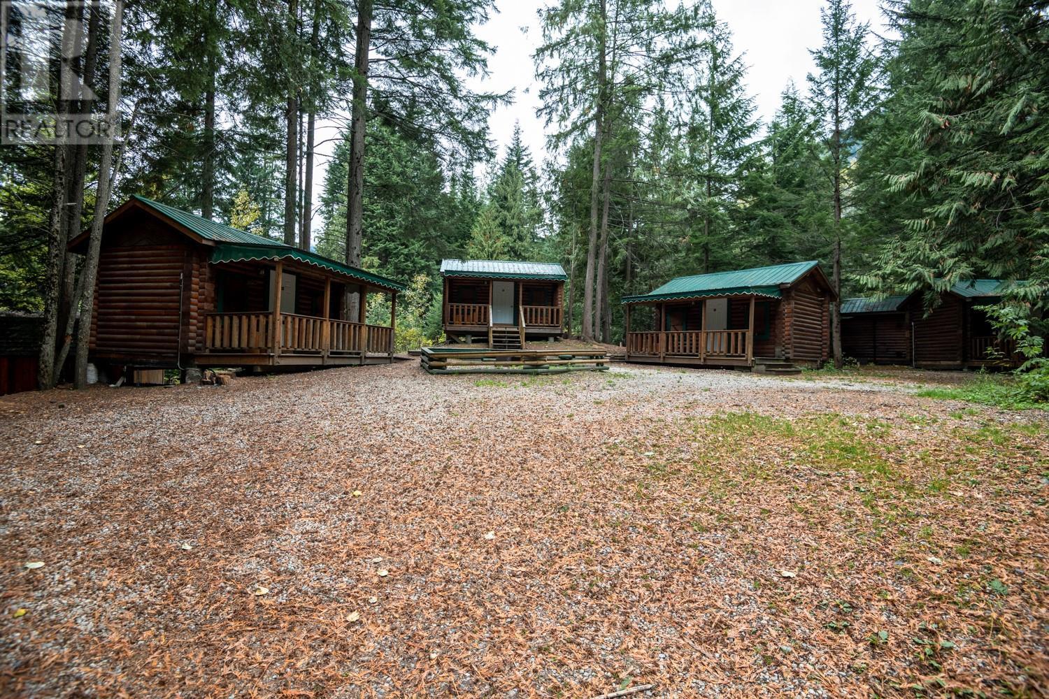 7050 Trans Canada Highway, Revelstoke, British Columbia  V0E 2S0 - Photo 31 - 10346666