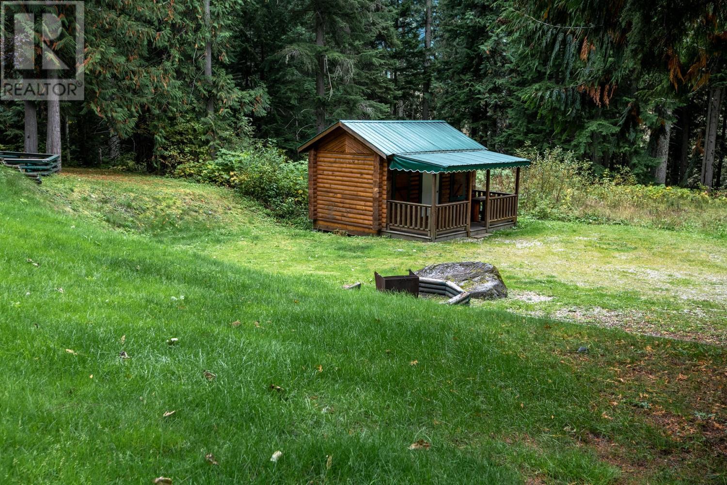 7050 Trans Canada Highway, Revelstoke, British Columbia  V0E 2S0 - Photo 28 - 10346666
