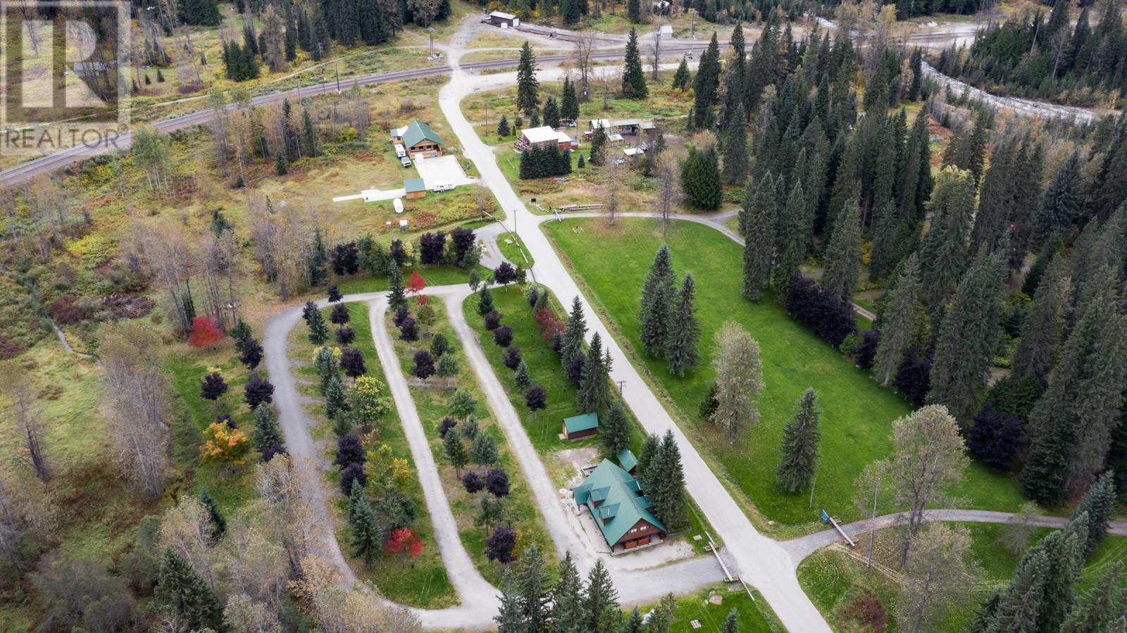 7050 Trans Canada Highway, Revelstoke, British Columbia  V0E 2S0 - Photo 42 - 10346666