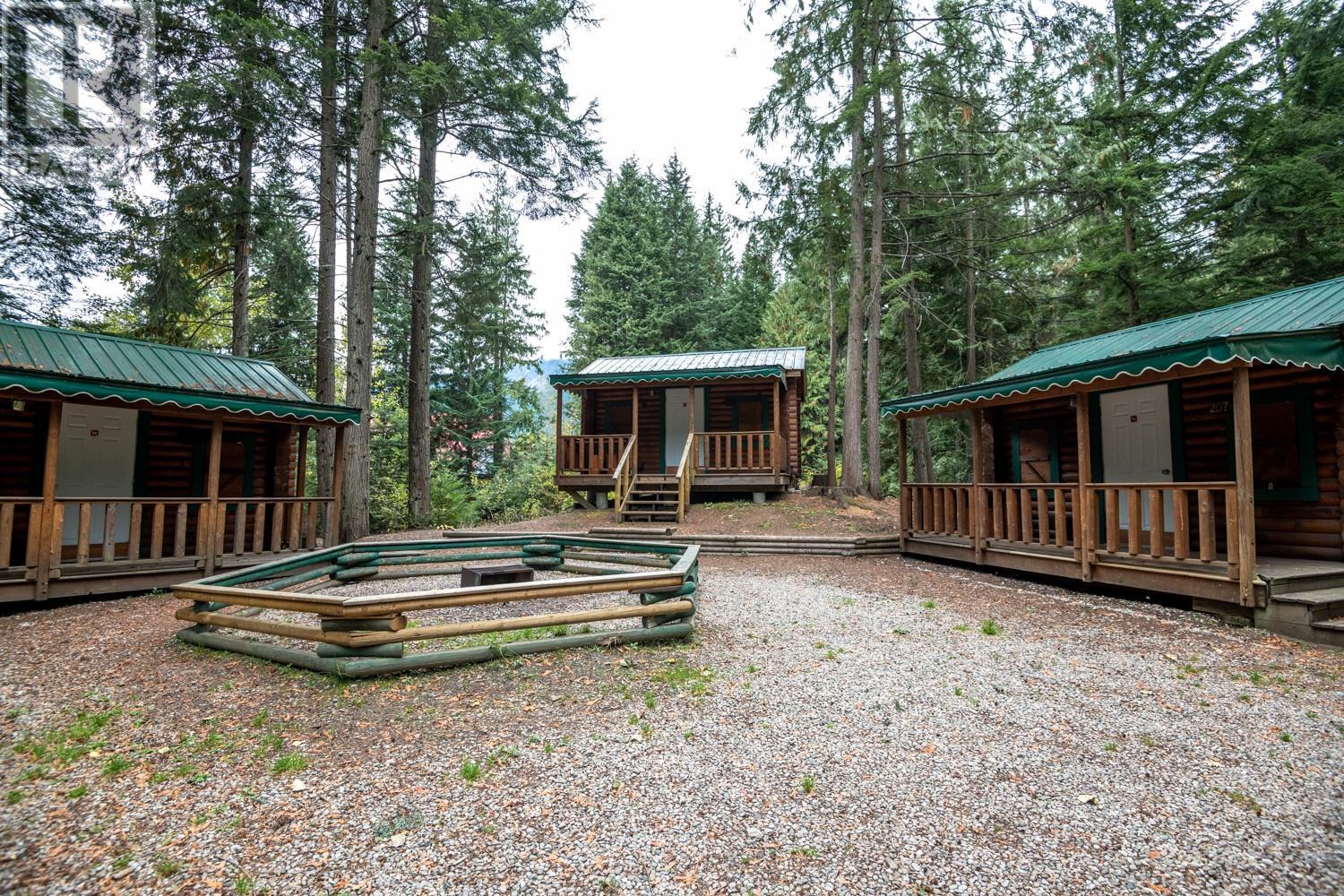 7050 Trans Canada Highway, Revelstoke, British Columbia  V0E 2S0 - Photo 34 - 10346666