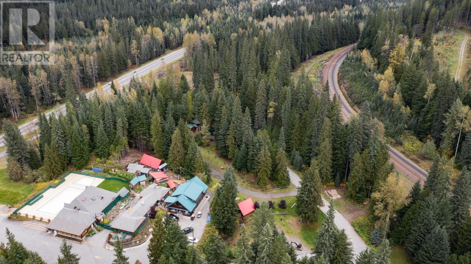7050 Trans Canada Highway, Revelstoke, British Columbia  V0E 2S0 - Photo 43 - 10346666