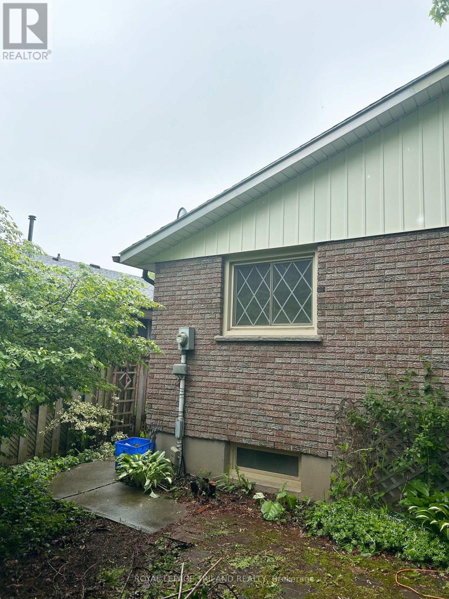 Photo 20 of 25 for 75 Monmore Road