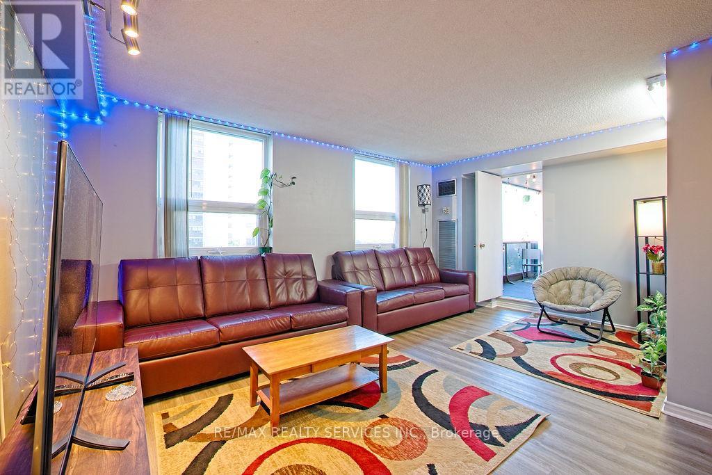 714 - 4 Lisa Street, Brampton, Ontario  L6T 4B6 - Photo 8 - W12167282
