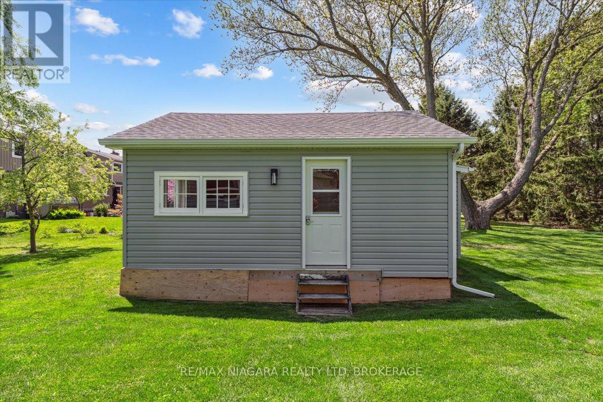 18 Rosemount Avenue, Port Colborne (Sugarloaf), Ontario  L3K 5P7 - Photo 10 - X12167299