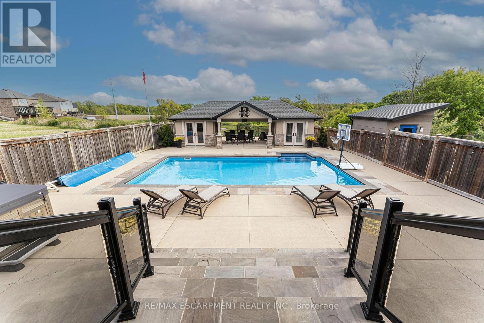 188 Mother's Street, Hamilton, Ontario  L9B 0E1 - Photo 31 - X12167266