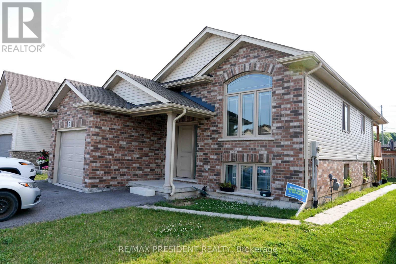 Property at 7 BERKSHIRE DRIVE image 2