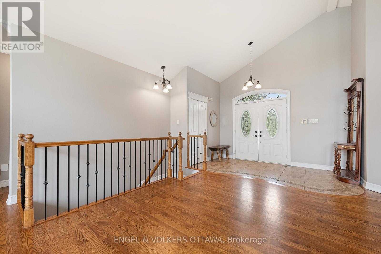 1468 Sandy Beach Court, Ottawa, Ontario  K4P 0C2 - Photo 4 - X12167388