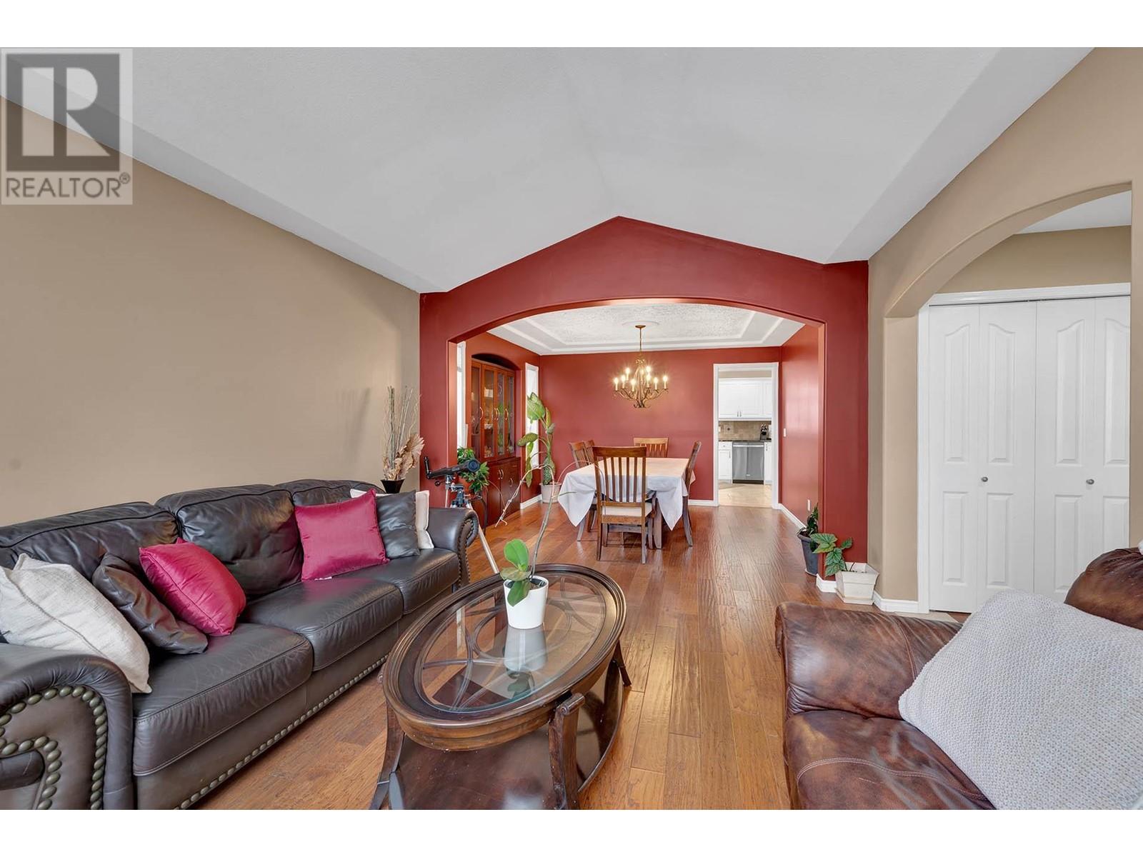 Property at 390 Sunhill Court image 3