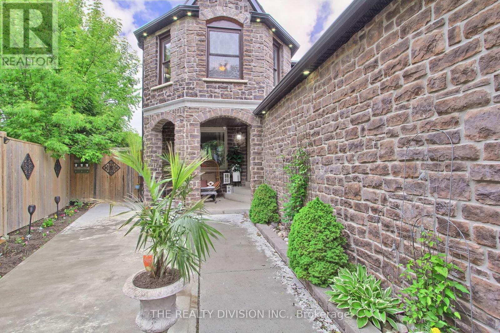 73 Addley Crescent, Ajax (Central West), Ontario  L1T 1V3 - Photo 5 - E12167332