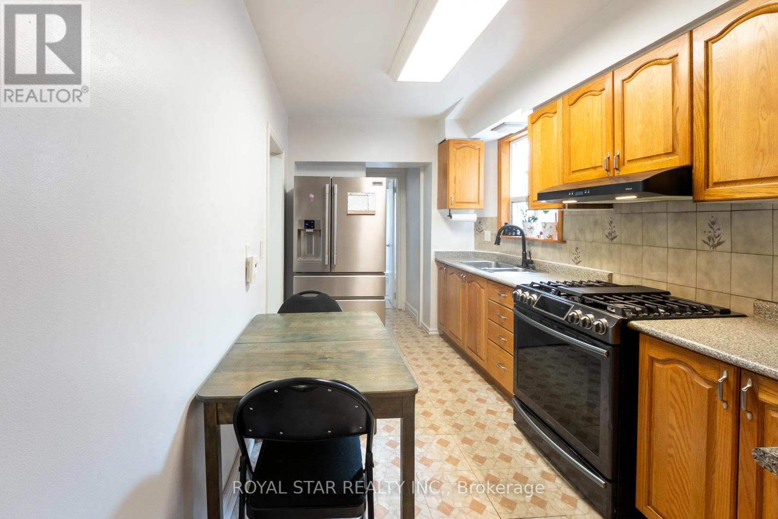 82 Westlake Avenue, Toronto, Ontario  M4C 4R1 - Photo 13 - E12167360