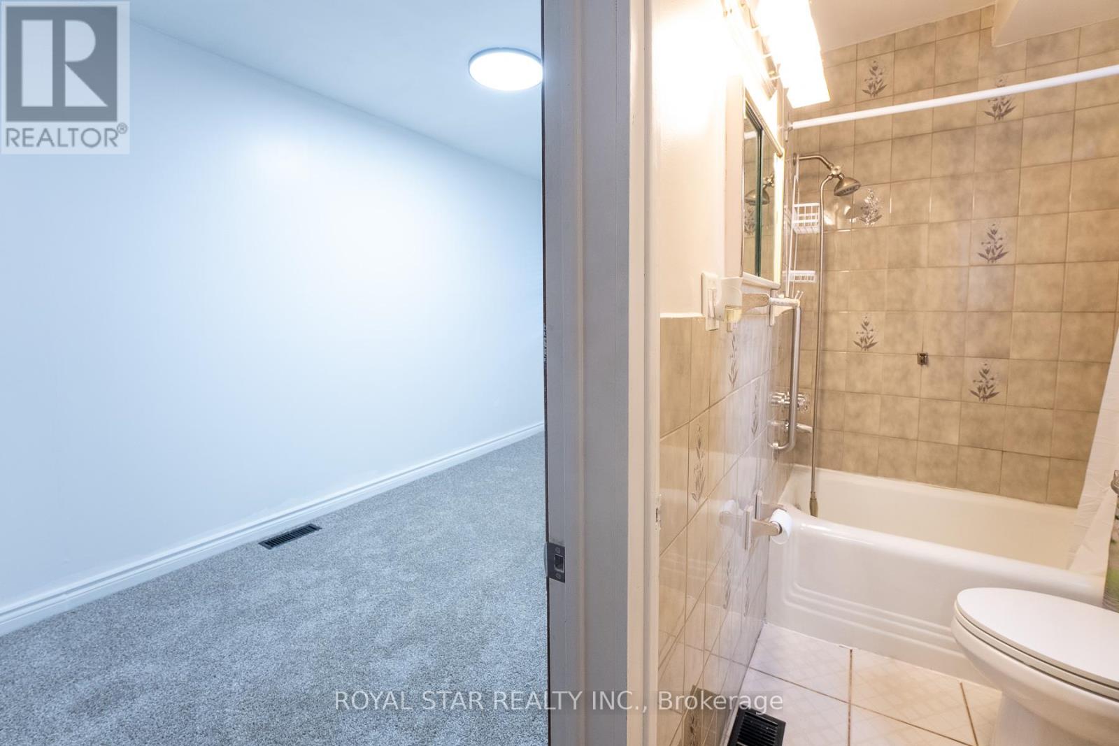 82 Westlake Avenue, Toronto, Ontario  M4C 4R1 - Photo 14 - E12167360
