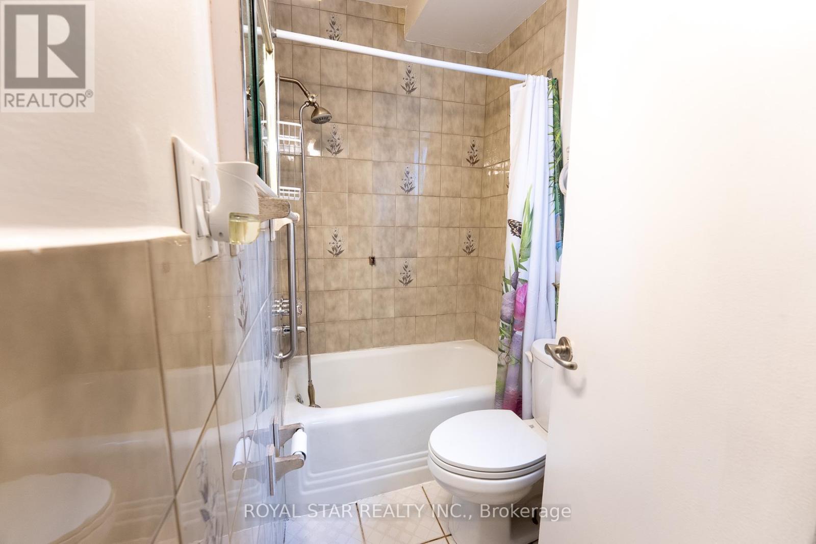 82 Westlake Avenue, Toronto, Ontario  M4C 4R1 - Photo 15 - E12167360