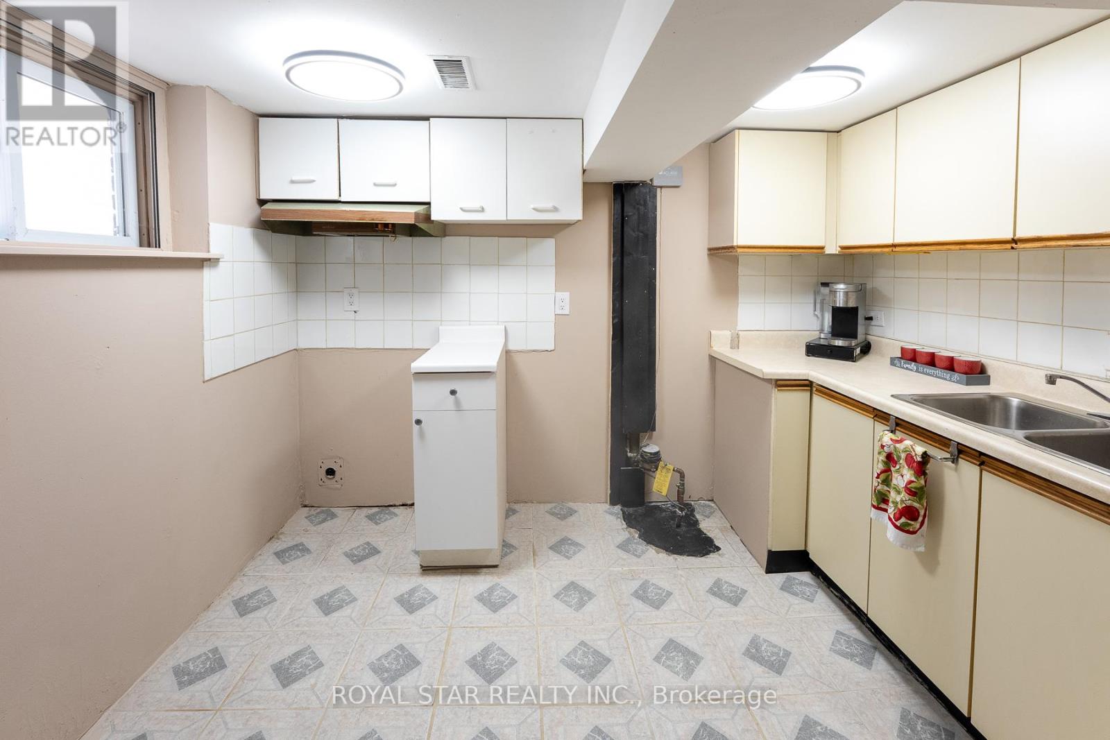 82 Westlake Avenue, Toronto, Ontario  M4C 4R1 - Photo 22 - E12167360