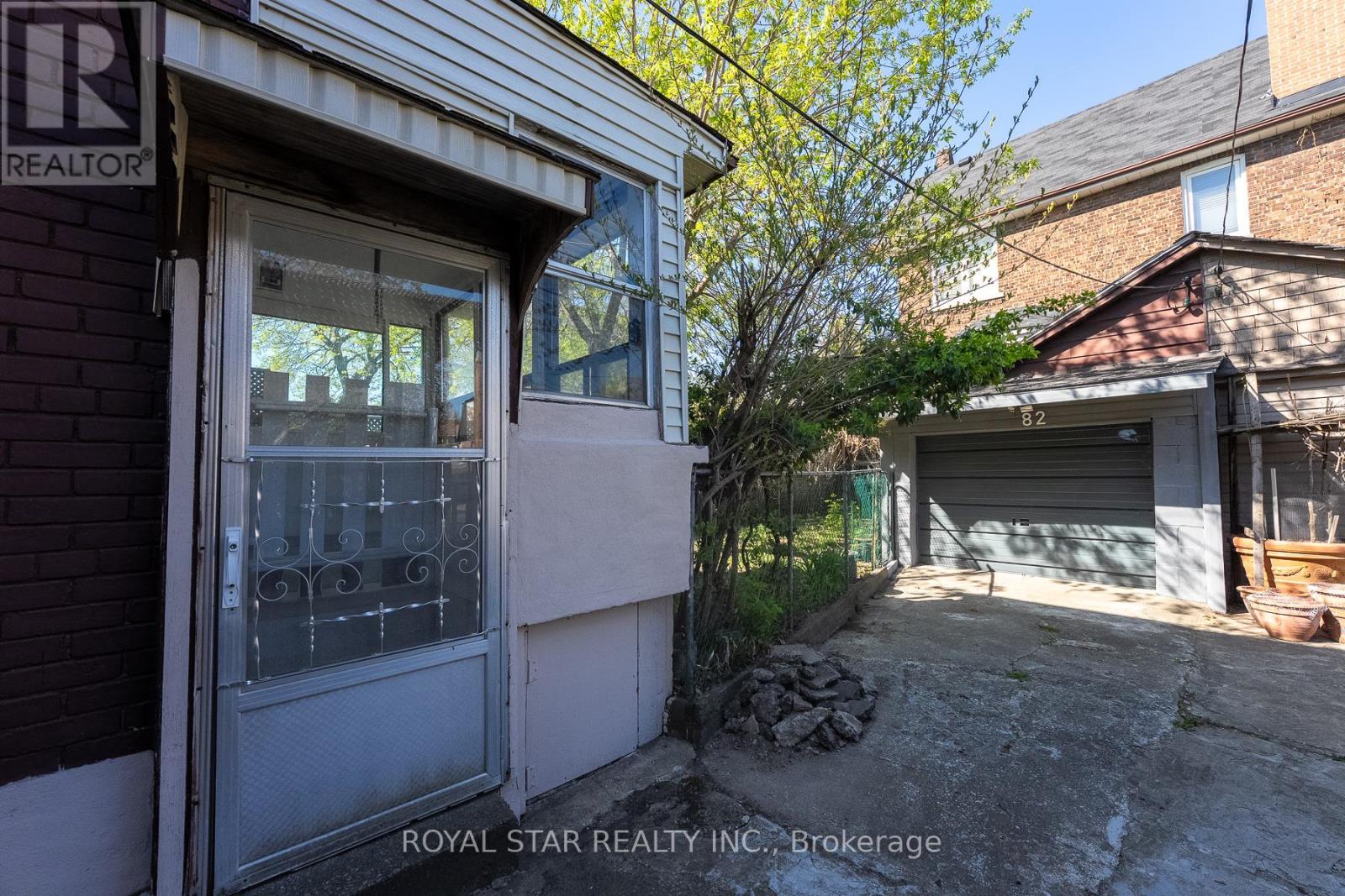 82 Westlake Avenue, Toronto, Ontario  M4C 4R1 - Photo 46 - E12167360