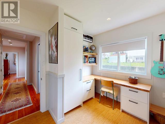 Property at 4594 HARVIE AVE image 3