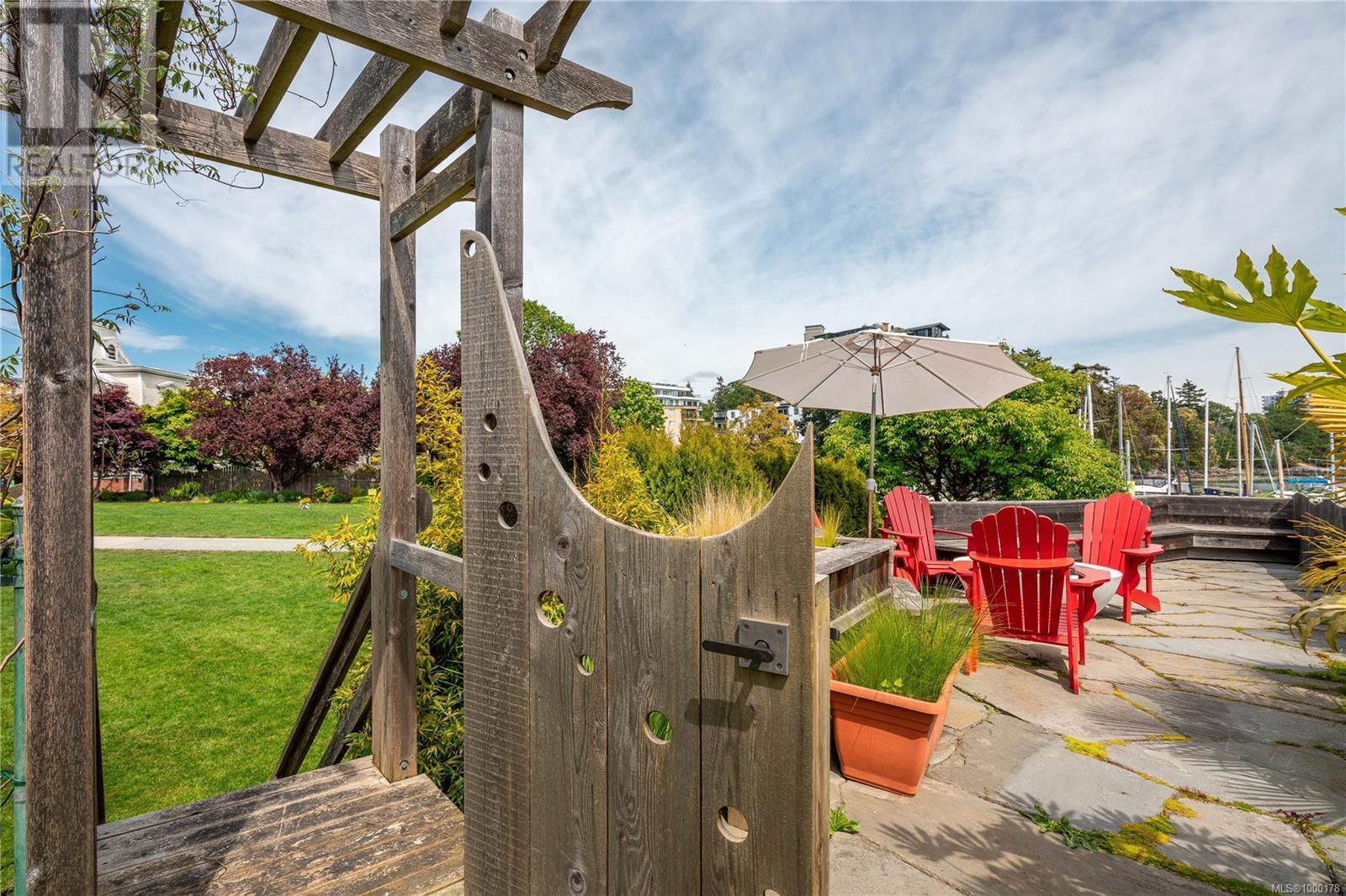 485 Head St, Esquimalt, British Columbia  V9A 5S1 - Photo 62 - 1000178