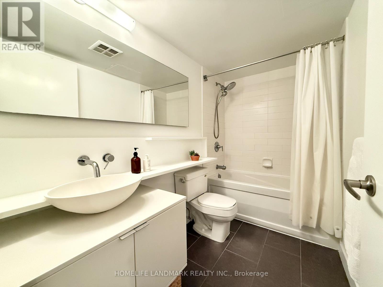 2610 - 15 Fort York Boulevard, Toronto, Ontario  M5V 3Y4 - Photo 19 - C12167228
