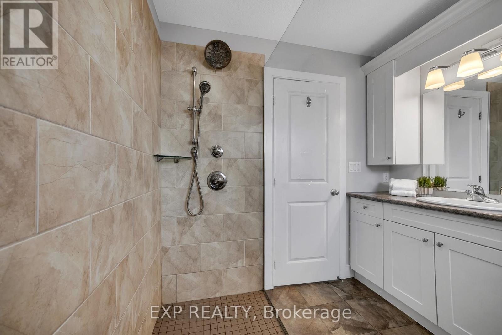 10 Spencer Court, Quinte West, Ontario  K8V 6X3 - Photo 24 - X12166822