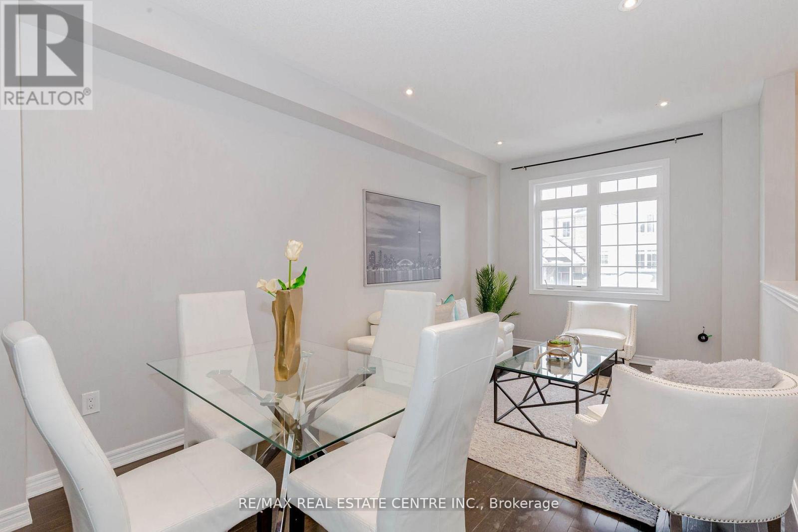 72 Rockman Crescent, Brampton, Ontario  L7A 3Z9 - Photo 3 - W12167338