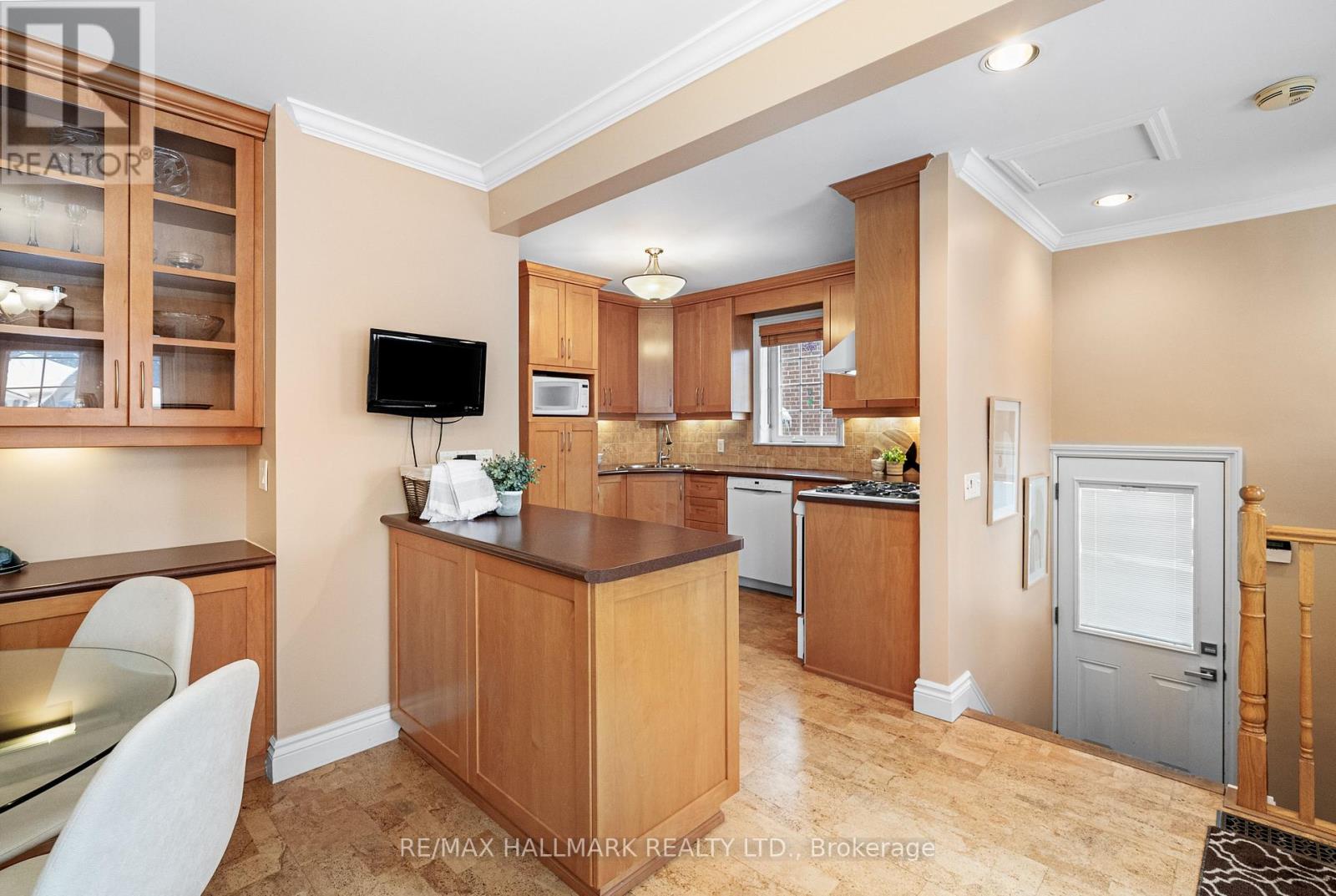 29 Chartwell Road, Toronto, Ontario  M8Z 4E9 - Photo 9 - W12167348