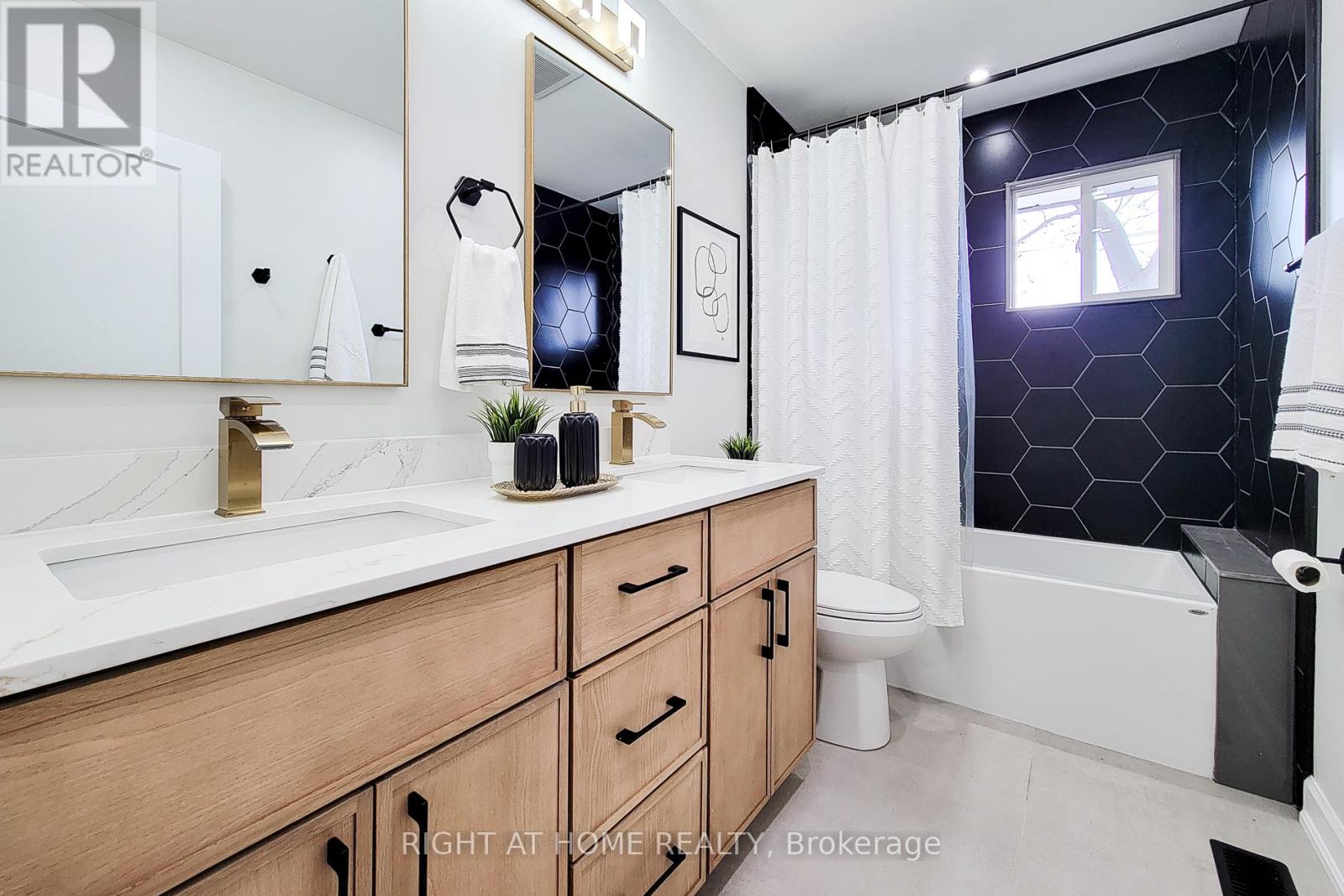 3412 Putter Place, Burlington, Ontario  L7N 2P4 - Photo 16 - W12167370