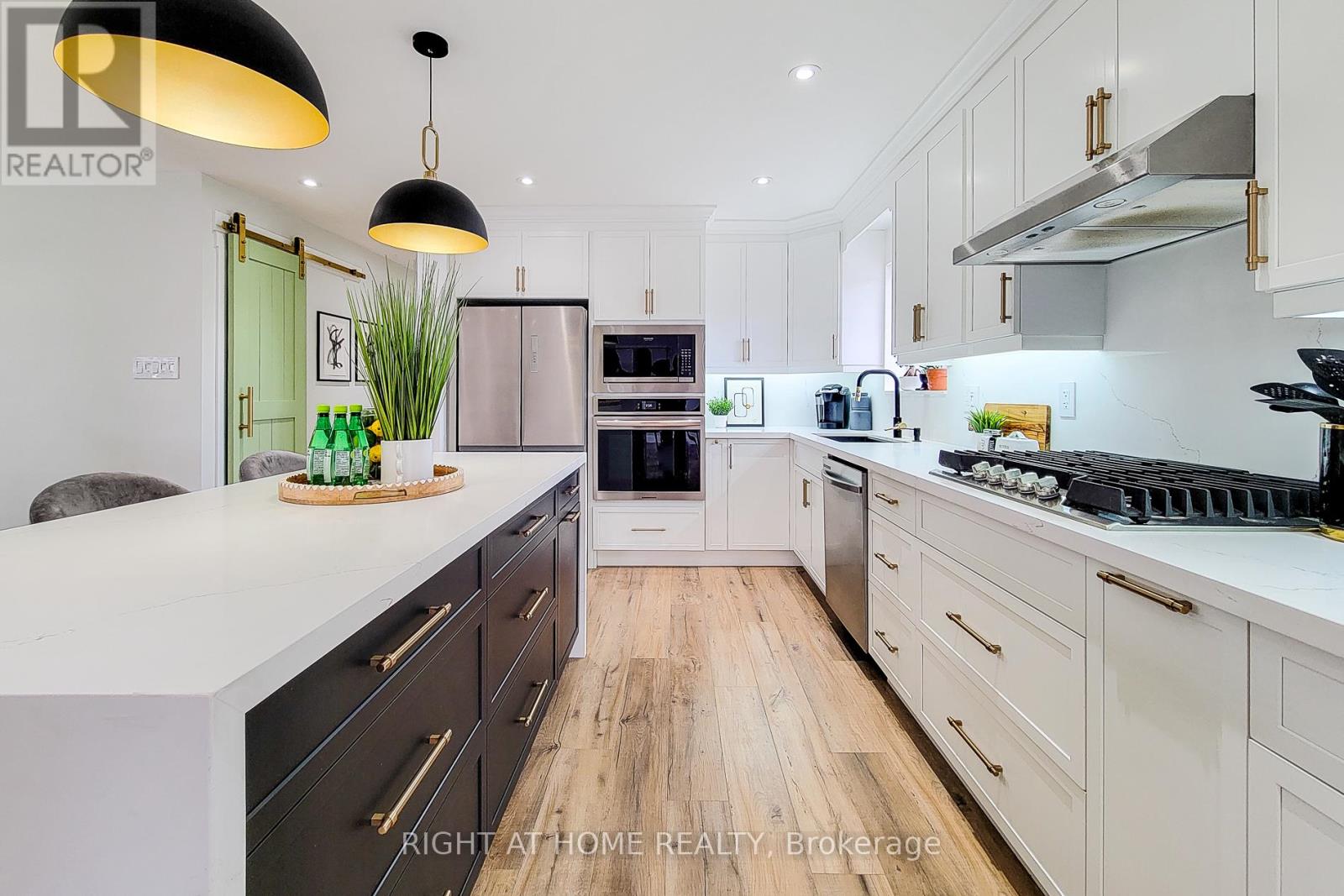 3412 Putter Place, Burlington, Ontario  L7N 2P4 - Photo 6 - W12167370