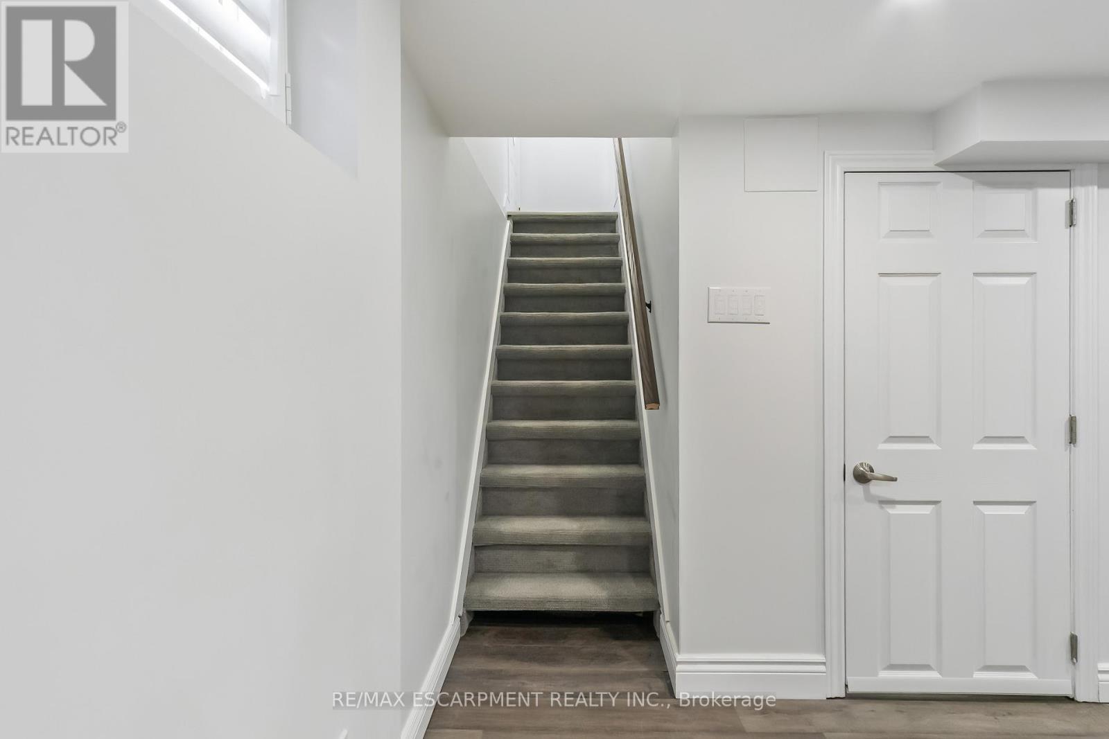 354 Bartos Drive, Oakville, Ontario  L6K 3E6 - Photo 16 - W12167372