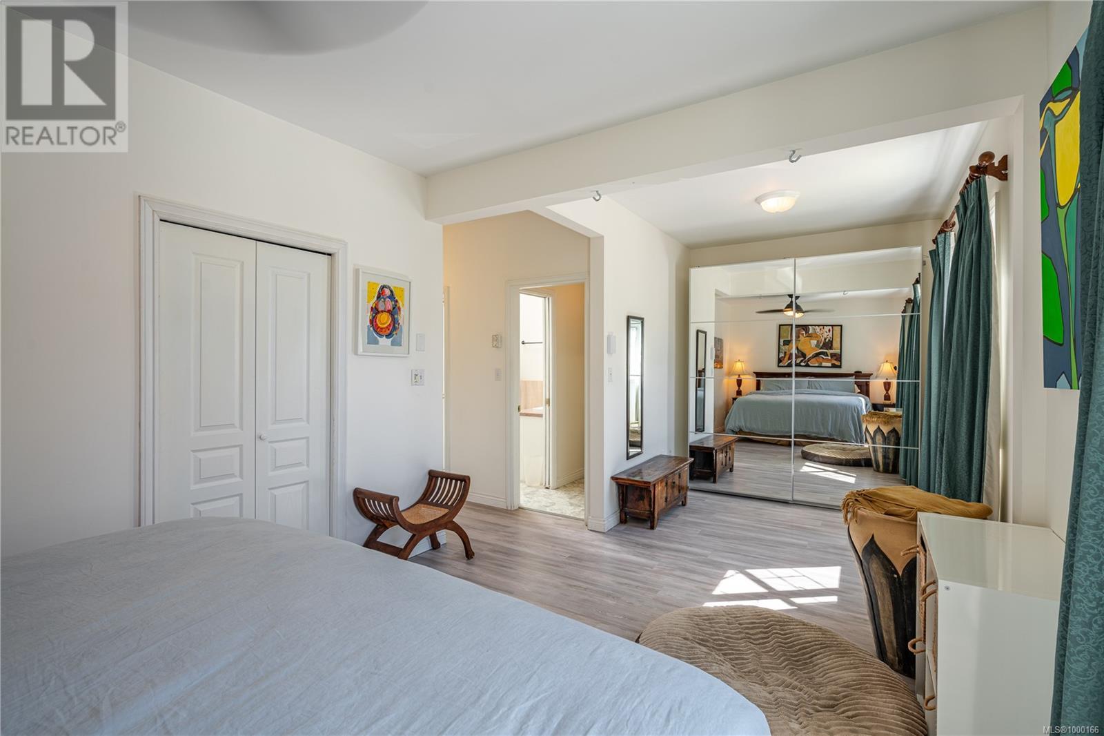 Property at 485 Head St image 2