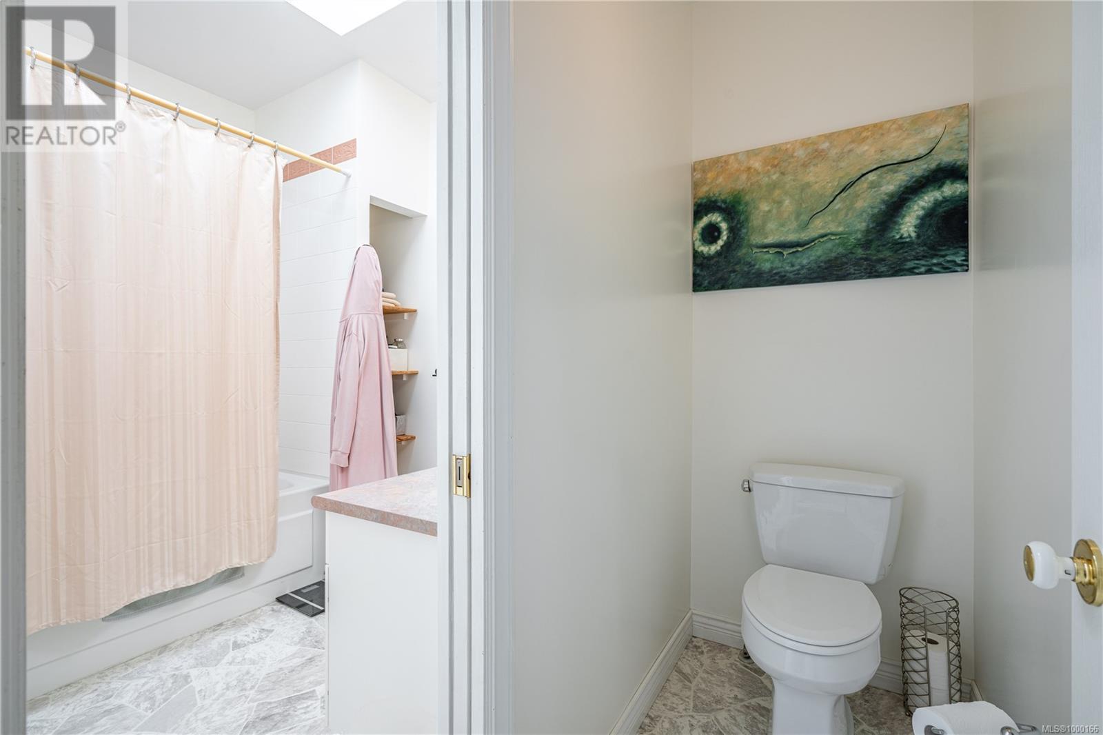 Property at 485 Head St image 4