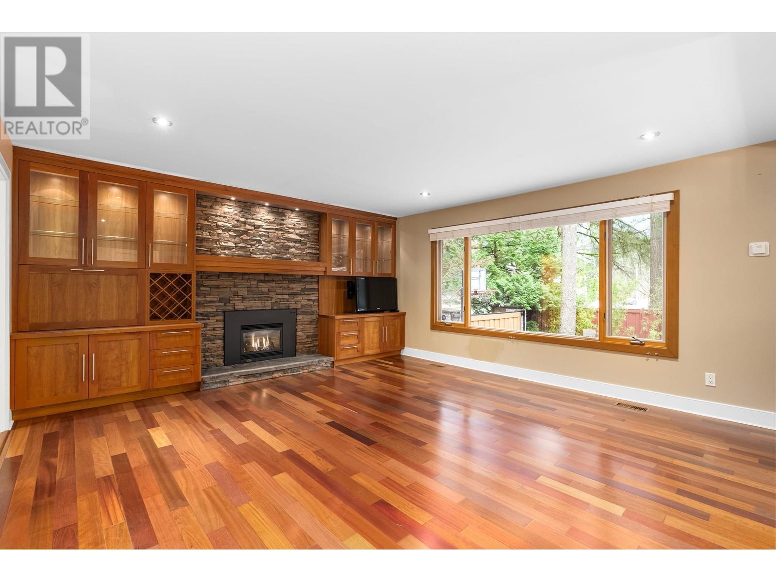4793 Capilano Road, North Vancouver, British Columbia  V7R 4K2 - Photo 4 - R3005248