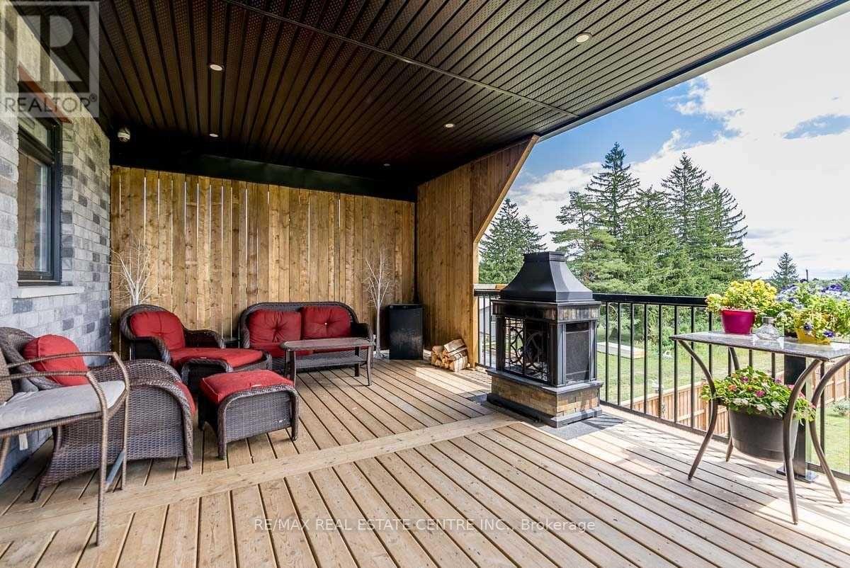 25 Nelson Street, Minto, Ontario  N0G 1M0 - Photo 5 - X12167322