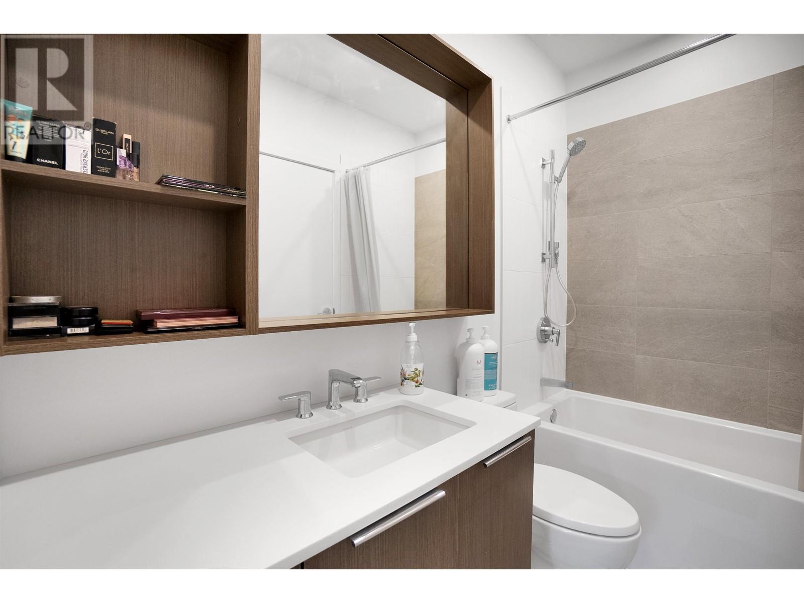 110 645 Como Lake Avenue, Coquitlam, British Columbia  V3J 0N9 - Photo 18 - R3006178