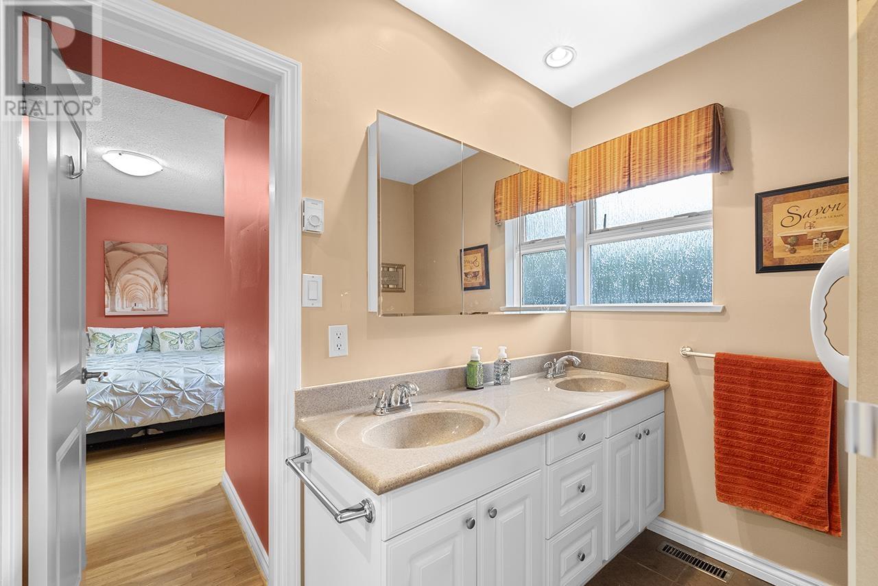 5537 Rugby Street, Burnaby, British Columbia  V5E 2N2 - Photo 11 - R3006158