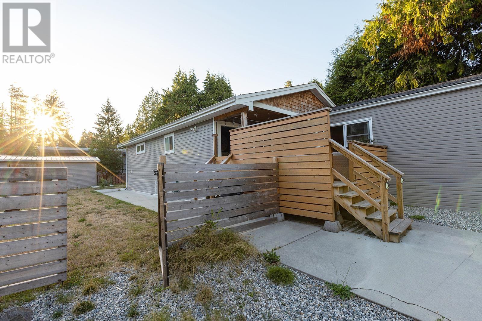 5611 Wakefield Road, Sechelt, British Columbia  V7Z 0N3 - Photo 39 - R3006207